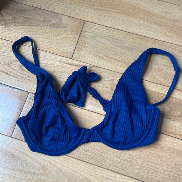 Monday Swimwear Formentera Navy Rib Top Size P - Picture 2 of 3